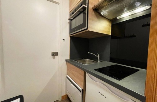 Les Menuires Apartment | 10m from resort center, 1st floor, balcony, tv, 24m², Les Menuires