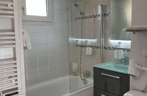 Sud Hotel | 10min du centre-ville! Chambre double comfortable
