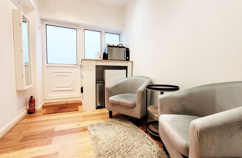 Warwick Apartment | 10min walk to Victoria Station | 20min walk to Buckingham Palace | Clean & Cosy