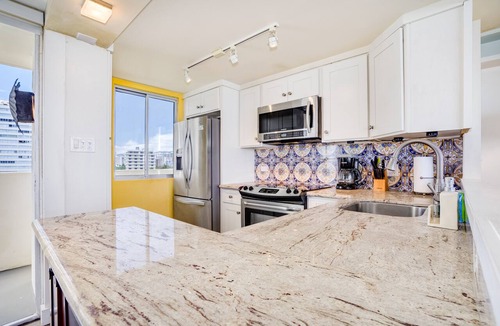 Diamond Head - Kapahulu - St. Louis Condo | 10th Floor Oceanfront🕊'Piece of Heaven'🕊for your Honolulu vacation