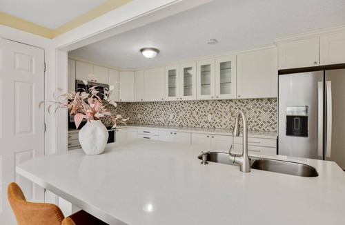 Clackamas House | 11 Guest Spacious 6-bedroom house in wonderful Clackamas with AC, WiFi