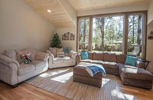 Sunriver House | 11 Pine Bough - Meredith Lodging
