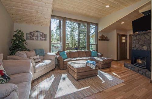 Sunriver House | 11 Pine Bough - Meredith Lodging