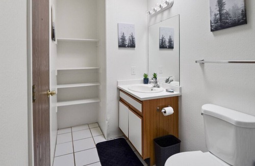 Palo Verde House | 1109-1 Camilla · Ample & Cozy Accommodation with Indoor Fireplace