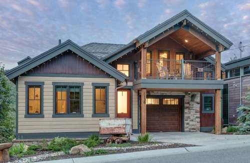 North Park City House | 1138 Skiers Heaven! Luxury Home close to Park City Mountain! Two Hot Tubs & Gorgeous Outdoor Space! home