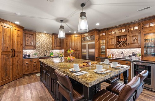 North Park City House | 1138 Skiers Heaven! Luxury Home close to Park City Mountain! Two Hot Tubs & Gorgeous Outdoor Space! home