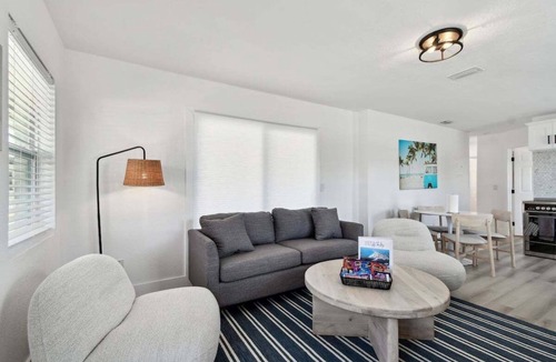 Treasure Island Apartment | 117 127th Ave E Unit 8