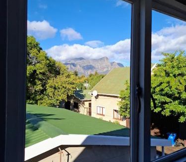 Cape Winelands House | 117 De Hollandsche Molen