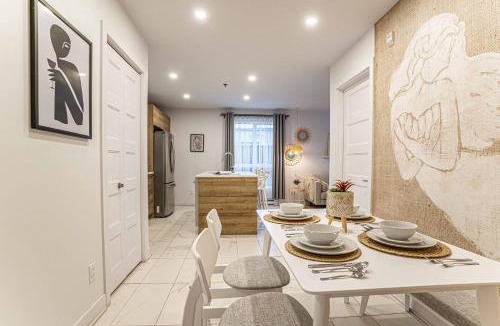 Cote-Des-Neiges—Notre-Dame-De-Grace Apartment | 119 - Vibrant Chic Designer 2BR with Gym,Parking,Airport&DT