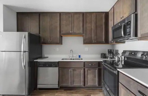 Downtown Minneapolis Apartment | 11th Floor Sky Suite with Parking