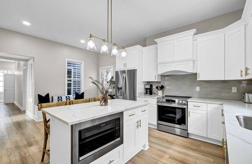 Crescent Hill House | 12 Bed Newly Renovated House