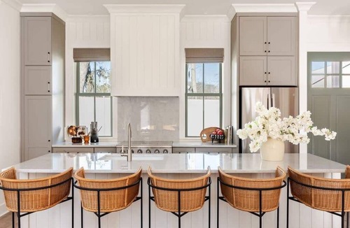 Thunderbolt House | 12 Bedroom Compound | 38 Guests | Private Pool