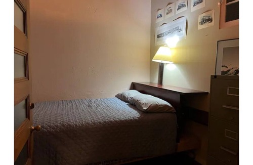 Albany House | 12 Ft Ceiling - Large Great Room - Downtown Albany