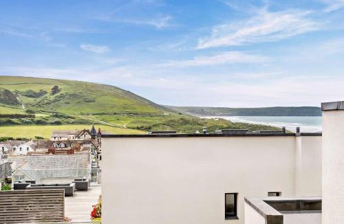 Mortehoe Apartment | 12 Middlecombe - Luxury Apartment at Byron Woolacombe, only 4 minute walk to Woolacombe Beach!