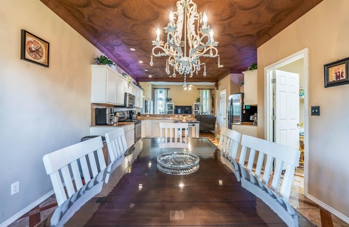 New Braunfels House | 12 minutes to Schlitterbahn New Braunfels, Tubing the Guadalupe River & Downtown