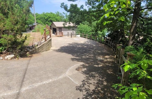 Linn Creek House | 120 Creel Home away from Home for 22 at the Lake