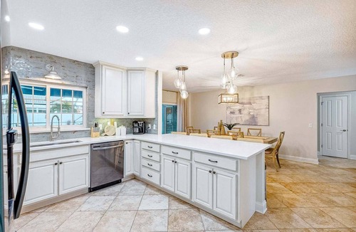 Cocoa Beach Cottage | 120 E Park Ln