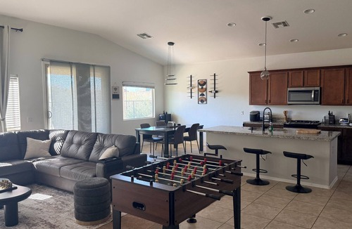 Corona de Tucson House | 120” Projector screen, Foosball table, Mario Room 4-bedroom Vail,AZ with AC