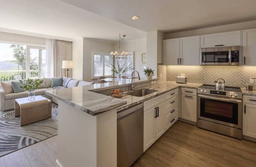 Aviara Condo | 1200 sq ft luxur studio 1 bedroom condo, full kitchen, 1 private balconies,