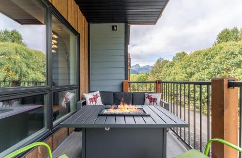 Copperstone Resort Apartment | 1200 sq2 unit with 3 Br 2 Ba and 7 Beds, Pool, Hot Tub and Firepit