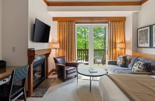 Stowe Area Cabin | 1204 Studio Inside Lodge At Spruce Peak 2nd Floor Spruce Peak & Village Views