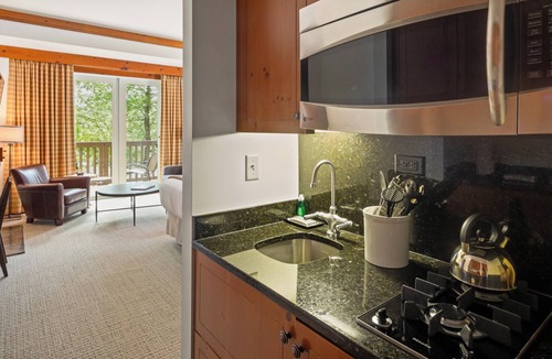 Stowe Area Cabin | 1204 Studio Inside Lodge At Spruce Peak 2nd Floor Spruce Peak & Village Views