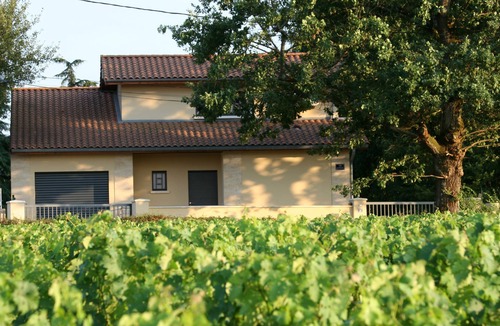 Pessac House | 120m2 detached house with PRM access facing the Pape Clément vineyards