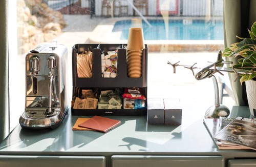 Bay Esplanade Apartment | 121 · ☀Pool✔ Beach✔ Self Checkin✔ Free Parking✔