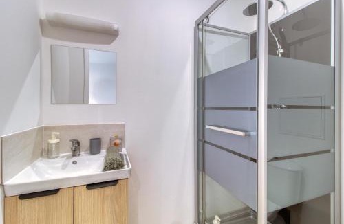 Cambrai Apartment | 1227Location