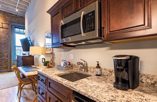 West Dundee Apartment | 124 Lofts - Downtown Dundee - Walk to Dining