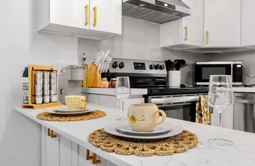 Wilburton House | 12815 Bellevue · 4b2b Newly Remodeled Home @Bellevue/close to Park