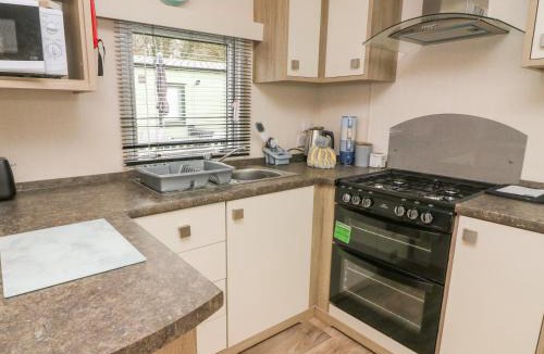 Tewitfield House | 12A Borwick Lakes