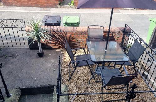 Beeston House | *12PR* Setup for your most relaxed & amazing stay + Free Parking + Free Fast WiFi *
