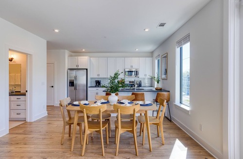 Nashville House | 13 Condos Near Downtown Nashville | 26 Total Bedrooms, Sleeps 90 | The Heights