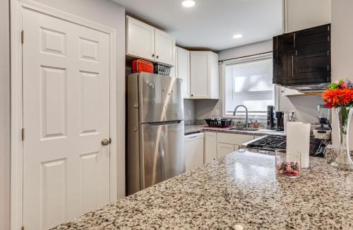 Attleboro House | 13 Mi to Gillette Stadium: Pet-Friendly Apt!