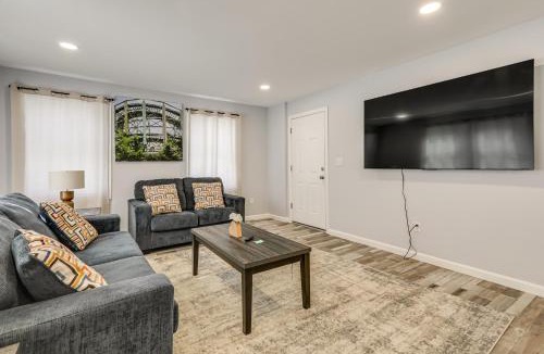 Attleboro House | 13 Mi to Gillette Stadium: Pet-Friendly Apt!