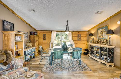 Silver Springs House | 13 Mi to Silver Springs: Pet Friendly Getaway!