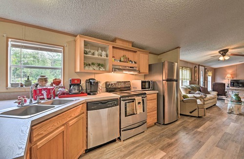 Silver Springs House | 13 Mi to Silver Springs: Pet Friendly Getaway!