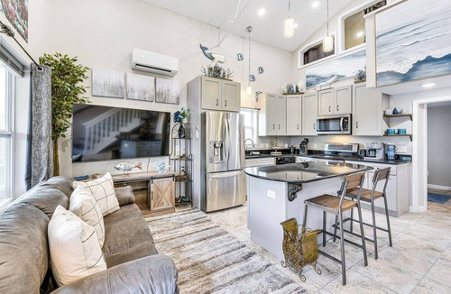 Panama City Cabin | 13 Mi to St Andrews State Park: Cabin w/Patio!