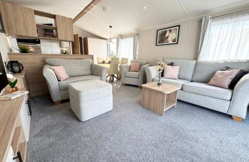 Netley Resort | 13 West Drive