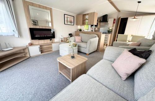 Netley Resort | 13 West Drive