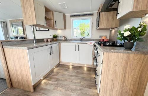 Netley Resort | 13 West Drive