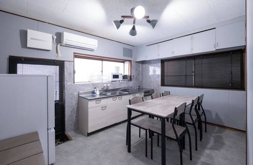 Bizen House | 130 square meter private house with the sparkling sea in front of you/Port town near the market/Nostalgic trip full of emotion/Max. 12 people/Pets OK/10 minutes from the station/Famous for Hinase Oysters