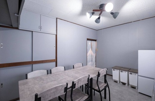 Bizen House | 130 square meter private house with the sparkling sea in front of you/Port town near the market/Nostalgic trip full of emotion/Max. 12 people/Pets OK/10 minutes from the station/Famous for Hinase Oysters
