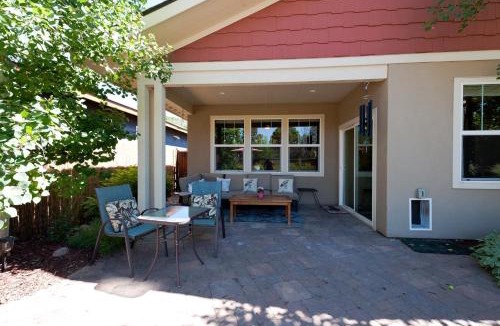 Durango House | 133 Metz Lane