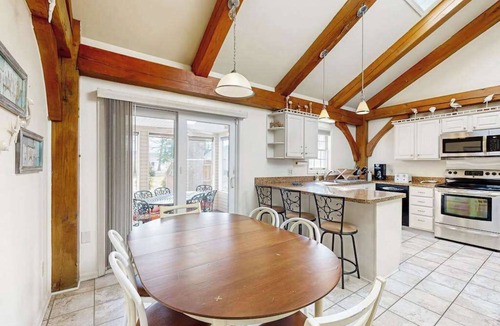 Caine Woods House | 13904 Lighthouse Ave