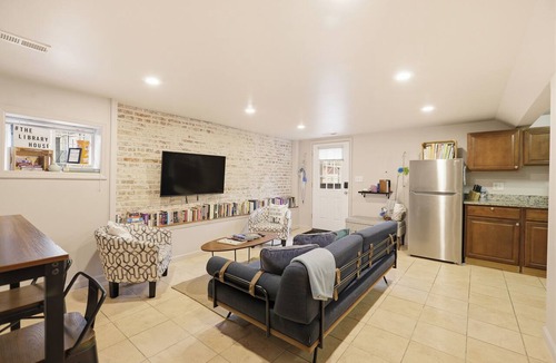 Columbia Heights Apartment | 13th St Library House - Walkscore 91!