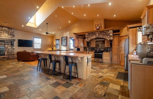 Parowan House | 14 Guests, 5BR/2BA, Game room & Spacious Living