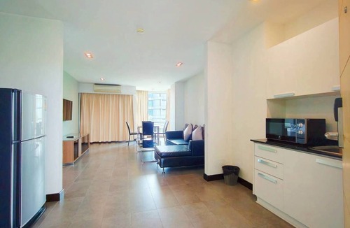 Chom Thong Hotel | 14 Living