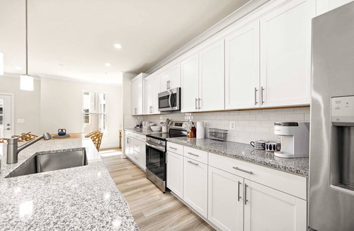 Caine Woods Condo | 143rd St. Large upscale Townhouse -Sleeps 8/Pool